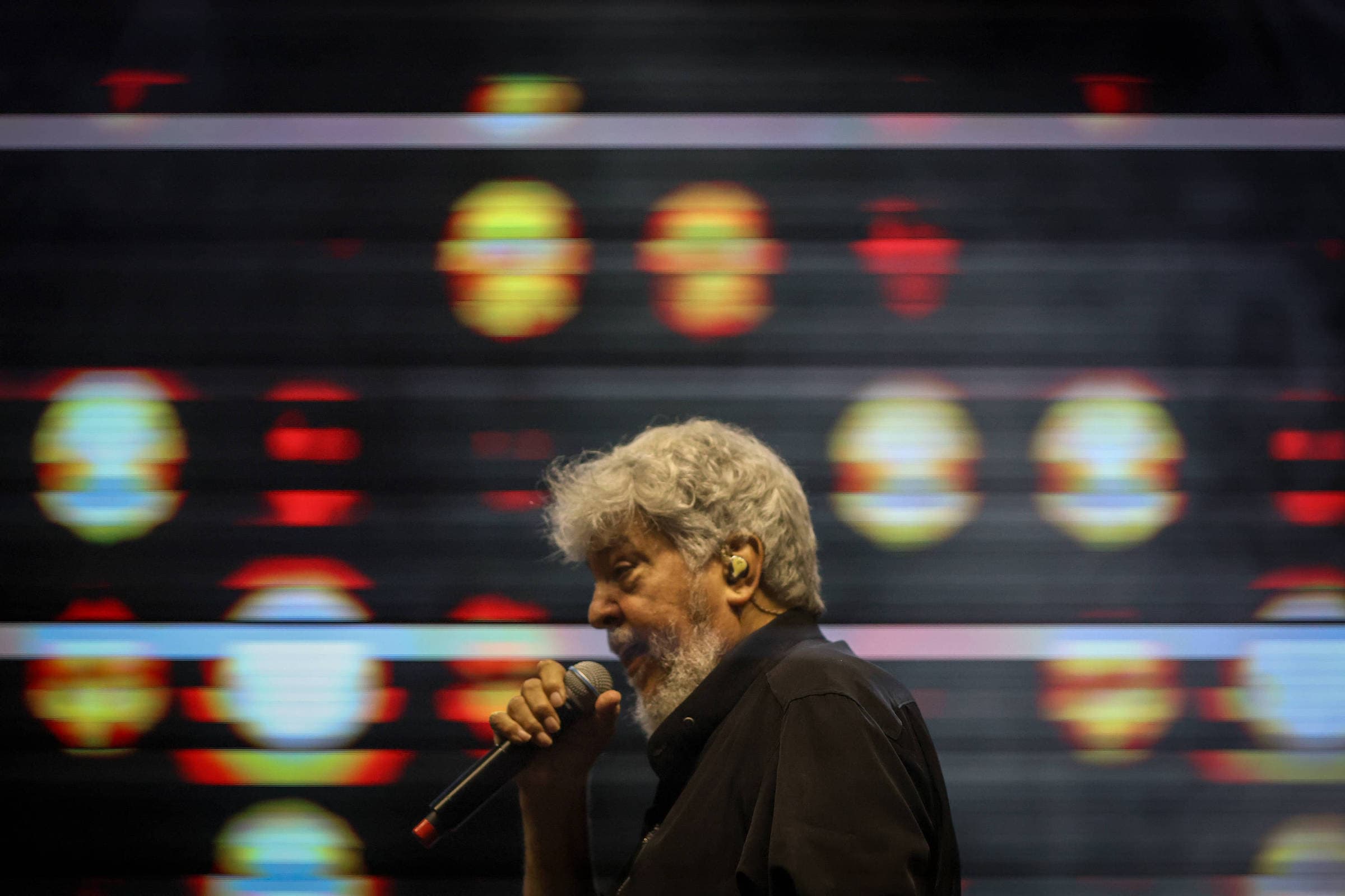 Sidney Magal leva nostalgia e romantismo à Virada Cultural em São Paulo