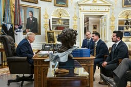 Trump posta foto com Flávio após taxar o Brasil e atacar o Pix