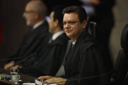 Odair Cunha toma posse como novo ministro do TCU com presença de Lula e petistas