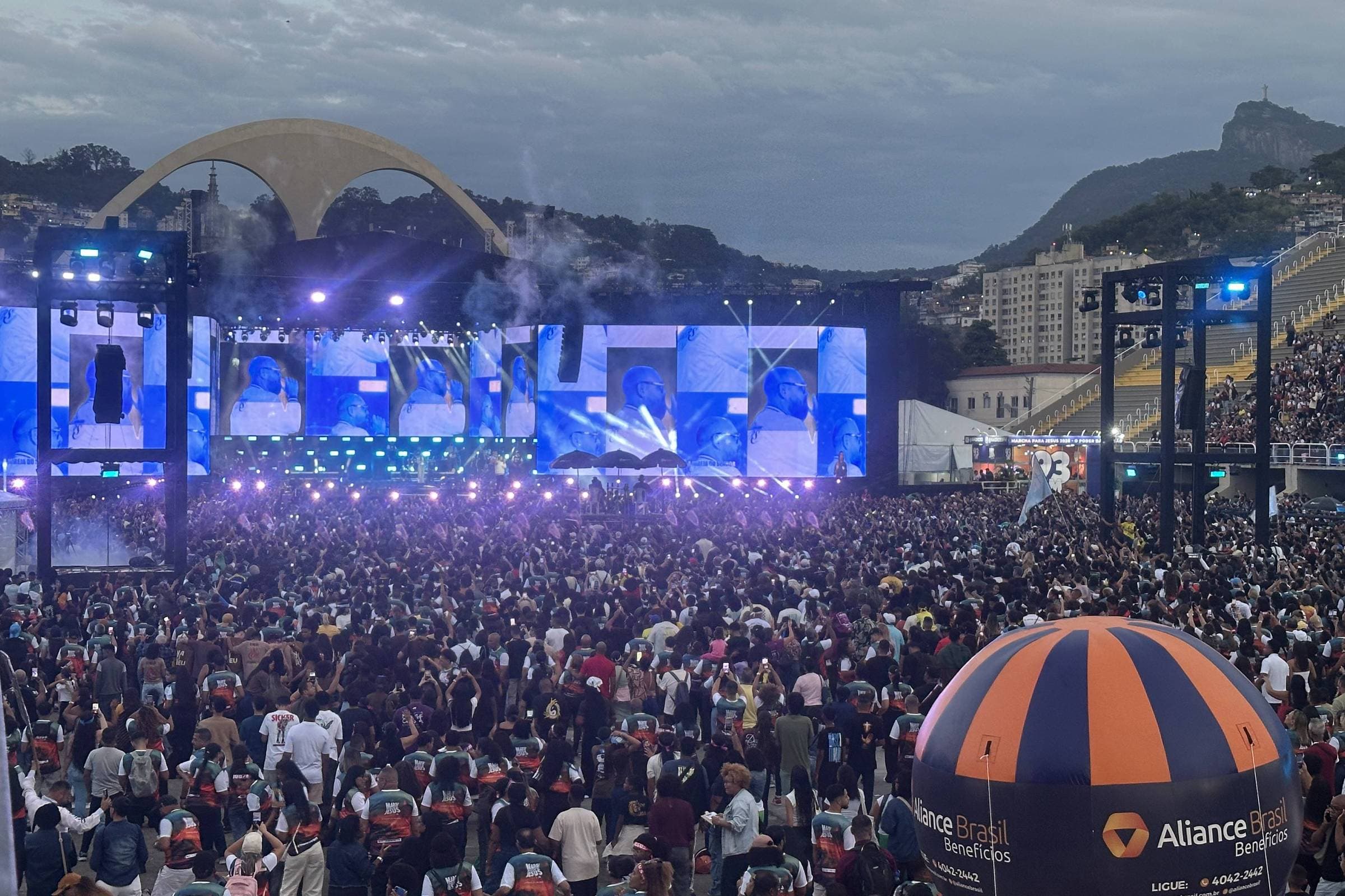 Marcha para Jesus reúne fiéis no centro do Rio e tem discurso político de Malafaia