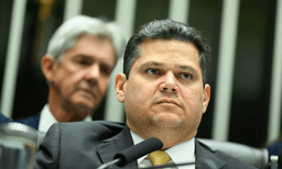 Alcolumbre diz que Senado debaterá fim da 6×1 ‘sem pressa’