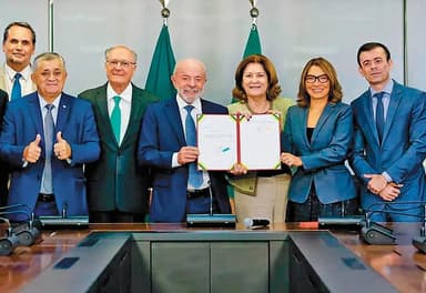 Integrantes da campanha de Lula dizem que pacote pesou na melhora da avaliação do governo