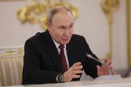 Após ataque ucraniano em escola deixar 6 mortos, Putin ordena ‘propostas de retaliação’