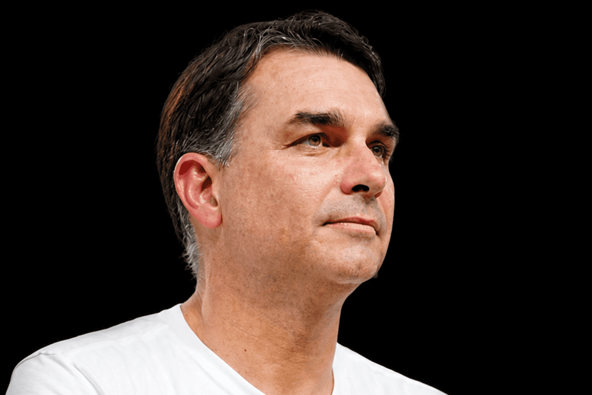 Flávio Bolsonaro vai ao TSE para impugnar pesquisa que mostra derretimento de sua candidatura após áudio com Vorcaro