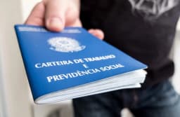 Desemprego cai para 5,8% e é o menor da história em abril