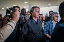 Defesa de Bolsonaro diz ao STF que arma não localizada está sob custódia da Polícia Civil