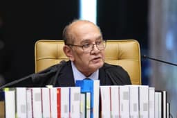 Gilmar pede suspensão de julgamento do caso Master para esclarecimentos sobre impedimento