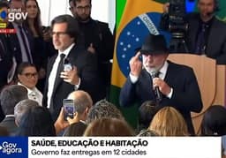 Lula faz gesto obsceno ao criticar frase sobre pobres durante evento no Planalto