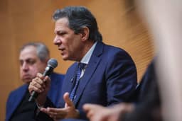 Haddad diz que vai questionar gestão Tarcísio após PM seguir de forma 'ostensiva' seu motorista
