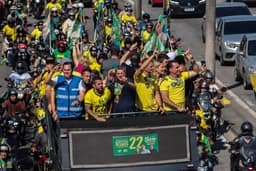 Flávio Bolsonaro volta a chamar Lula de 'pai do Tigrinho' após MP que proíbe bets