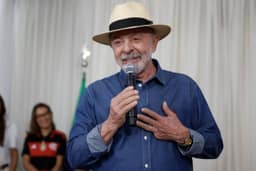 Lula busca evitar desgaste e deve faltar a debate da Globo, adiando embate com Flávio Bolsonaro