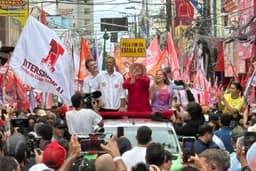 Lula cita notícia falsa e diz que, enquanto for presidente, Nossa Senhora será padroeira