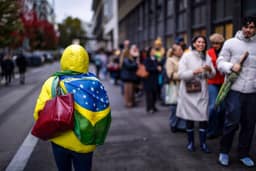 Voto no exterior: veja os resultados por país e a apuração de Lula x Flávio no 2º turno das eleições 2026