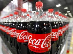 Tesla, Coca-Cola e Nestlé pedem que EUA não adotem tarifas sobre produtos brasileiros