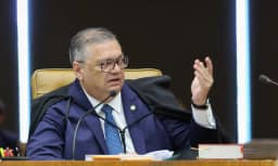 Pedido de vista de Dino incomoda campanha de Lula em meio à crise no STF