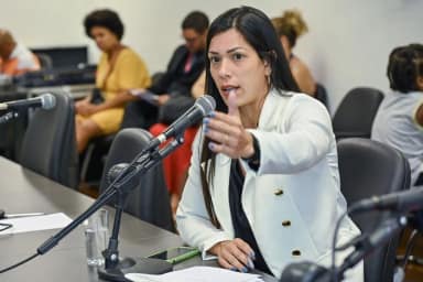 Justiça do Trabalho proíbe Índia Armelau de estimular demissão de eleitores de Lula