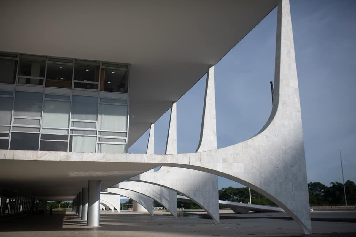 A visita do "homem da mala" de Vorcaro ao Palácio do Planalto