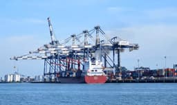 Balança comercial tem superávit de US$ 7,4 bilhões em agosto