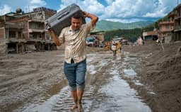 Enchentes no Nepal deixam 3,9 mil desaparecidos e mais de 14 mil pessoas isoladas