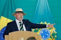 Lula tem 45,9% dos votos válidos no 1º turno