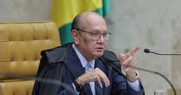 Gilmar manda restabelecer aposentadoria especial concedida a ex-governador do Paraná