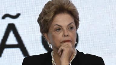 Dilma Rousseff enfrenta vaias e empurra-empurra ao votar em Belo Horizonte