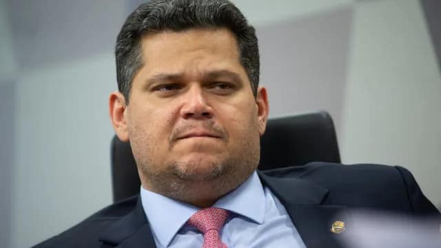 Alcolumbre evita pautar impeachment de Moraes e cita 109 pedidos no Senado