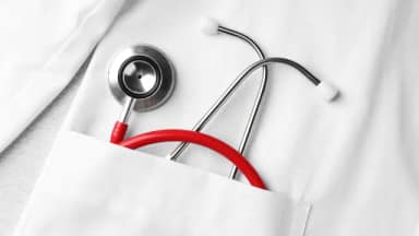 Congresso aprova medida provisória que torna o Enamed obrigatório para exercer medicina