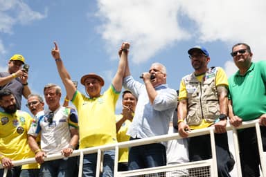 Flávio Bolsonaro reforça plano de ferrovia no Nordeste com o vice Alfredo Gaspar