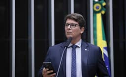 Mario Frias diz que operação da PF é “cortina de fumaça” e nega irregularidades