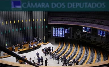 Justiça Eleitoral limita voto em trânsito para deputado federal em 2026