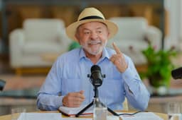 Ex-ministros e acadêmicos assinam manifesto de apoio a Lula