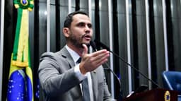 Cleitinho reafirma apoio a Flávio após aceno de Lula em Minas Gerais