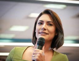 Michelle diz que decisão de Moraes sobre visitas a Bolsonaro trava sua campanha ao Senado