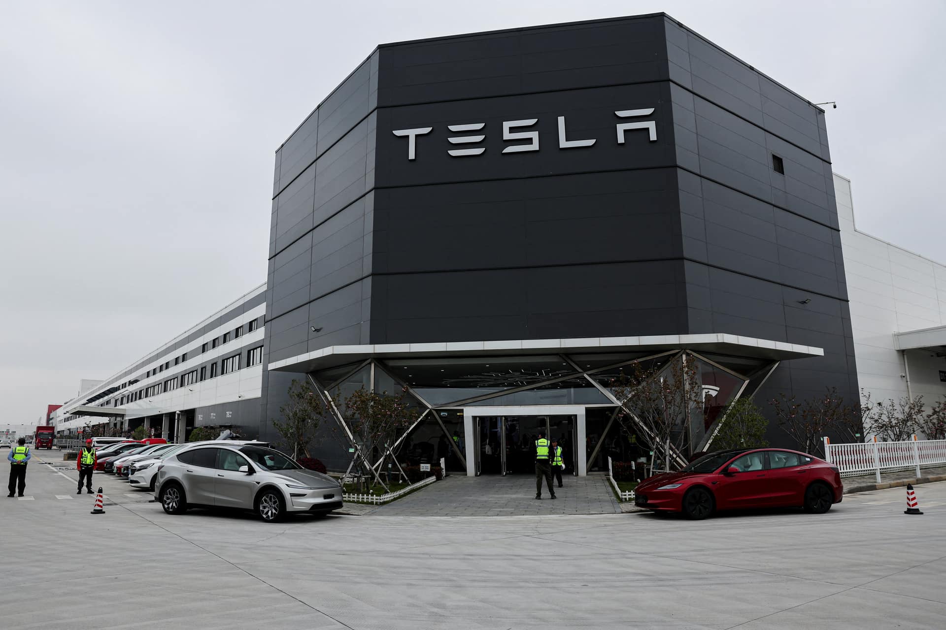 Coca-Cola, Tesla e eBay pedem aos EUA que não imponham tarifas sobre produtos brasileiros