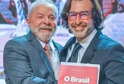 Lula manda fotógrafo cuidar de redes sociais e faz mudanças para campanha