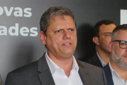 Tarcísio aciona o STF, e governo Lula dá aval a empréstimo de R$ 5,5 bi para SP