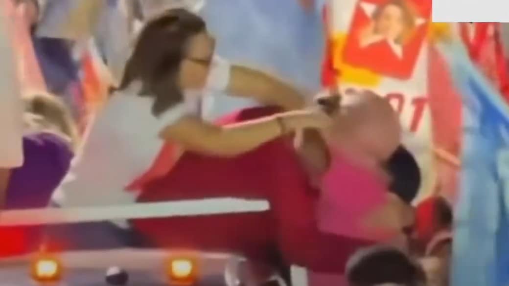 Janja intervém em abraço de eleitora a Lula em ato no Ceará e vídeo viraliza