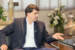 Missão aciona TSE contra Flávio por posts pagos no X pró-bolsonarista