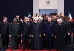 Líderes do Irã participam de oração em homenagem a Ali Khamenei