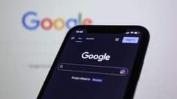 AGU notifica Google para remover canais que ensinam apostas ilegais no YouTube