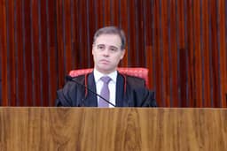 TSE limita remoção de posts sobre Nossa Senhora e Flávio Bolsonaro; Mendonça recua no caso Tabet