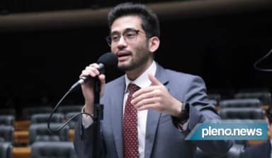 Primeiro debate presidencial de 2026 fica esvaziado após saída de Romeu Zema