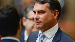 Flávio diz que Lula é o único que quer tarifaço contra o Brasil