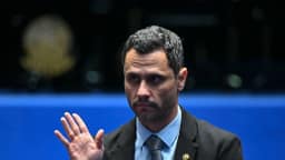 Cleitinho lidera todos os cenários para o governo de MG, diz Datafolha