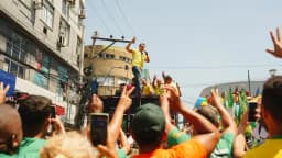 Flávio volta a chamar Lula de “pai do Tigrinho” mesmo após ação no TSE