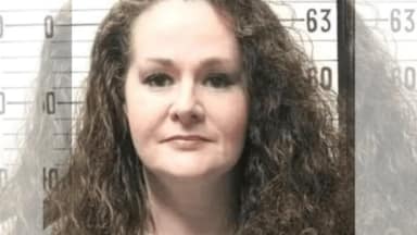Christa Pike está consciente após execução fracassada no Tennessee