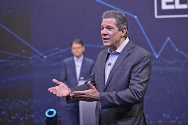 “Baixa essa bola”: Haddad reage após Tarcísio insinuar relação com o tráfico, VEJA