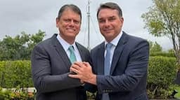 Tarcísio confirma participação de Flávio Bolsonaro em sua propaganda eleitoral