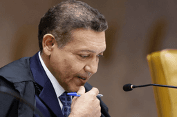 Nossa Senhora Aparecida: TSE analisa nesta quarta, decisão de Mendonça sobre posts envolvendo Flávio Bolsonaro